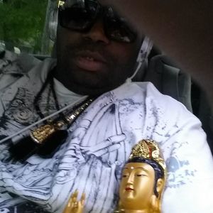 Meet your Posher, Derrick